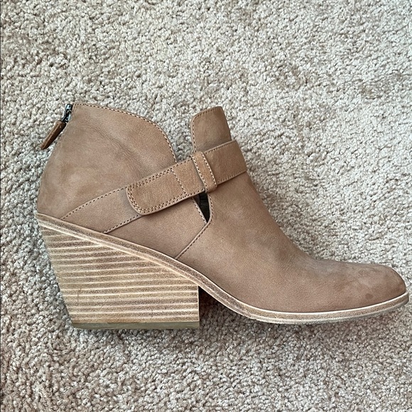 Eileen Fisher Shoes - Eileen Fisher Ives Tumbled Nubuck Tan Suede Booties
